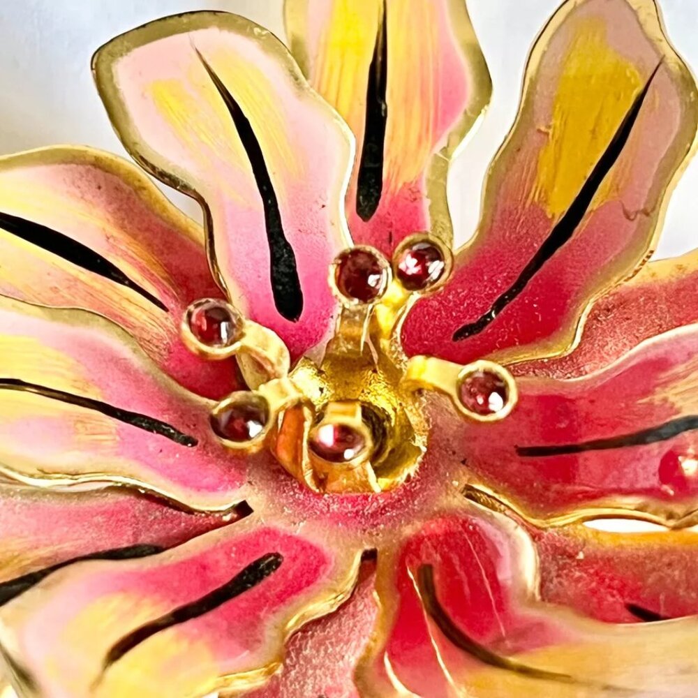 Vintage Lilly Flower Holder Brooch Pin Pink Fuchsia Easter Gold tone Hidden Tube - Picture 10 of 12